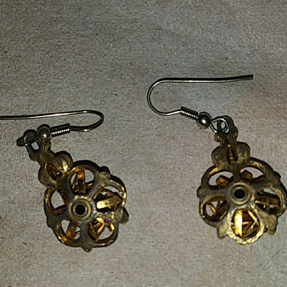 Earrings - Picture 2 of 3